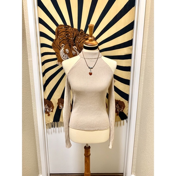 🌈 Amazing off shoulder street top - Picture 2 of 8